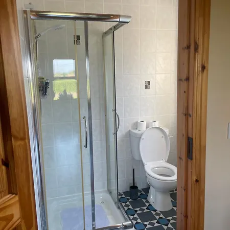 Large Ensuite Habitación en casa particular Balnacart